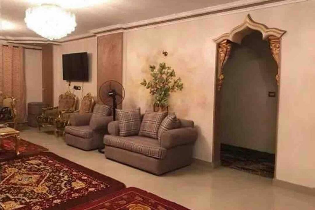 المريوطية فيصل شارع الهدايه بجانب قرية فلفلة Apartment *